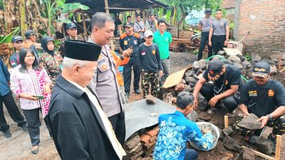 Warga Kalasan Terima Bantuan Bedah Rumah dari Baznas Kabupaten Sleman