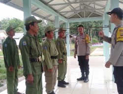 Personil Polsek Lembak Berikan Pelatihan Kepada Linmas Desa Kemang