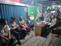 Kapolsek Medan satria Bersama Kanit Lantas Dan Bhabinkamtibmas Bersama Tigapilar Dalam Rangka Cangkrungan atau Kongkow Bareng Di Poskamling