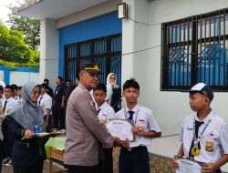 Wakasat Binmas pimpin upacara bendera di SMP N 6 Jakarta