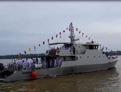 Hormati Pahlawan Di Hari Dharma Samudra, Lanal TBA Laksanakan Upacara Tabur Bunga Diatas KAL Pandang