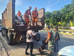 Babinsa Koramil 02/Sawah Besar Dan Anggota PPSU Melaksanakan Kerja Bakti Bersama