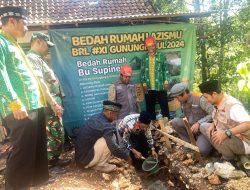 Puluhan Tahun Mengabdi, Pegawai Honorer di SMP Muhamadiyah Panggang Terima Bantuan Rumah
