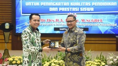 Pj Gubernur Sumsel yang juga Dirjen Bina Keuda Kemendagri, A Fatoni Jadi Narasumber di Provinsi Jawa Timur