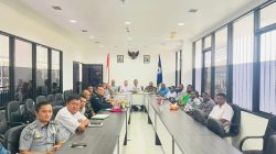 Perkokoh Pertahan Negara di Perbatasan RI-PNG Satgas Yonif 122/TS Gelar Rapat Koordinasi Bersama PLBN Skouw