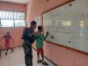 Peduli Pendidikan di Perbatasan, Satgas Pamtas RI-PNG Yonif 122/TS Laksanakan Tugas Mulia Menjadi Gadik