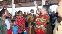 Jemput Bola di Kabupaten Sorong, Dirjen Teguh: Dukcapil Layani Masyarakat Seumur Hidup
