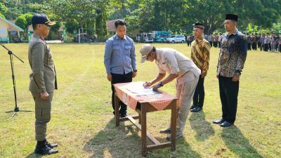 375 Orang Jaga Warga di Kalurahan Krambil Sawit dan Ngloro Dikukuhkan Bupati