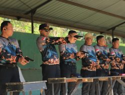 Tingkatkan Sinergi dan Asah Ketangkasan, Ka UPT Pemasyarakatan dan Imigrasi di Jatim Latihan Menembak Bersama