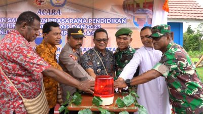 Prioritas Pelayanan Pendidikan Pj. Bupati Mappi Resmikan dan Serahkan Sejumlah Sarpras Pendidikan