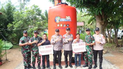 Kapolda Kalbar dan Rombongan AKABRI 94 Resmikan Sumur Bor dan Air Layak Minum di Kabupaten Bengkayang