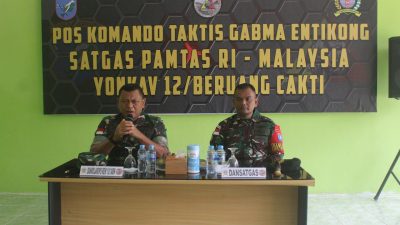 Dankolakops Kunjungi Pos Kotis Gabma Entikong dan Berikan Arahan Kepada Prajurit