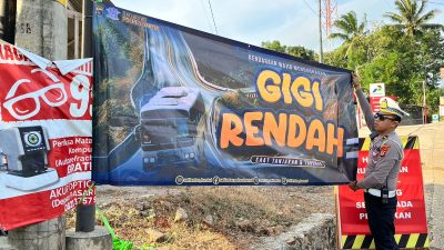 Survei Prasarana Ruas Jalan Imogiri-Dodogan, Satlantas Polres Bantul Pasang Banner Imbauan