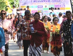 Peringati 1 Suro, Pedagang Pantai Kukup Gelar Sedekah Laut