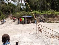 Warga Desa Marapit Kabupaten Kapuas Portal Jalan Tuntut Keadilan Ganti Rugi Lahan