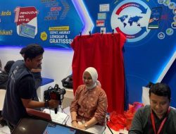 Cewek Berhijab Perlu Ganti Foto KTP-el? Kunjungi Stand Dukcapil di Apkasi Otonomi Expo 2024
