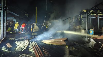 Kebakaran di Kelurahan Kapuas Kanan Hulu Hanguskan Rumah dan Warung Warga