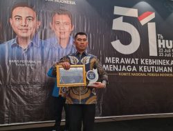 Bupati Sunaryanta Terima Penghargaan KNPI Award sebagai Tokoh yang Peduli Pemuda
