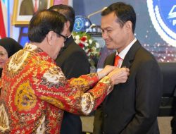 Kukuhkan Organisasi Profesi Analis Hukum, Menkumham: Kembalikan Wibawa Hukum di Tengah Masyarakat