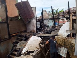 Disiang Bolong 3 Unit Rumah di Perbatasan Entikong Terbakar