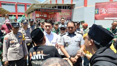Tak Terbendung, Ratusan Massa AMI Merangsek Masuk ke Rutan Medaeng