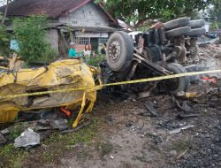 Truk Molen Remuk Tertabrak KA Taksaka Jurusan Gambir-Yogyakarta