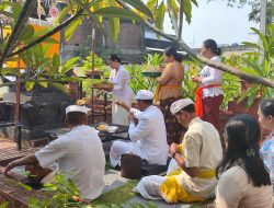 Polresta Sidoarjo Gelar Hari Raya Kuningan di Pura Kertha Bumi Bhayangkara
