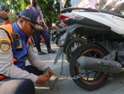 Dishub Kota Surabaya Tertibkan Parkir Liar di Depan Grand City Mall