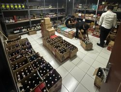 Direskrimsus Polda DIY Amankan Ribuan Botol Miras Berbagai Merk