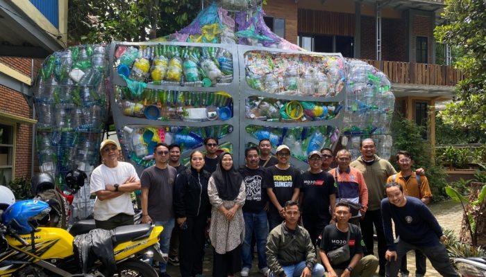 Stikosa AWS dan Ecoton Foundation Adakan Workshop Komunikasi Lingkungan