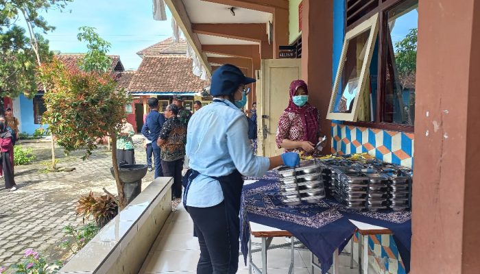 Dua Sekolah Dipantau Langsung Dandim 0732/Sleman Dalam Proses Distribusi Makanan Bergizi Gratis