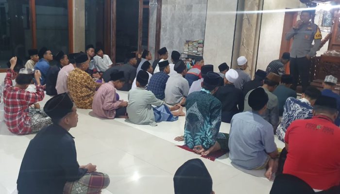 Kapolsek Tulangan Ajak Santri Cegah Narkoba dan Hindari Pergaulan Bebas