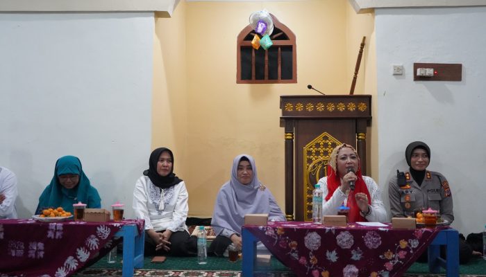 Bupati Endah Safari Tarawih di Masjid Sunan Kalijaga, Girisekar, Panggang