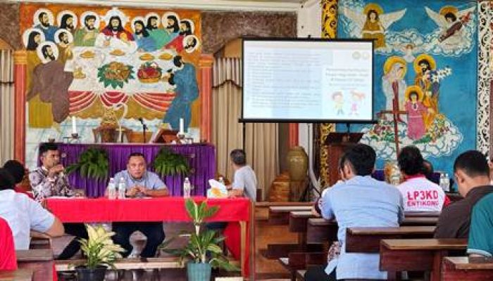 Kantor Imigrasi Kelas II TPI Entikong Gelar Sosialisasi Keimigrasian di Gereja Katolik Fransiskus Xaverius