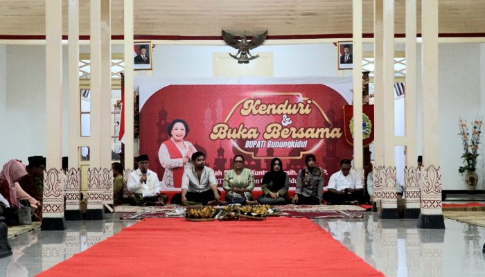 Tempati Rumah Dinas di Komplek Bangsal Sewokoprojo, Bupati Endah Gelar Kenduri dan Buka Bersama