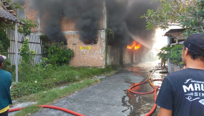 Api Hanguskan Gudang Tas di Bantul, Kerugian Ditaksir Rp 4,5 Miliar