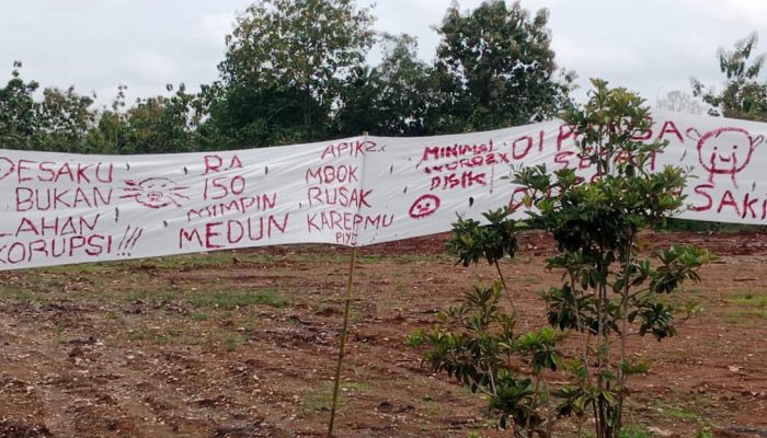 Warga Pampang Geram, Desak Pemerintah Kalurahan Perbaiki Lapangan Desa