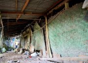 Kisah Ketua RT yang Tinggal di Rumah Nyaris Roboh, Bupati Endah Langsung Tindaklanjuti