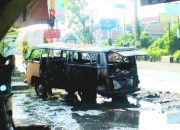 Mobil VW Terbakar di Jalan Wates, Kerugian Capai Rp 80 Juta