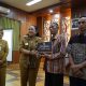 Bupati Gunungkidul Serahkan Bantuan untuk Peternak yang Terdampak Penyakit Hewan Menular