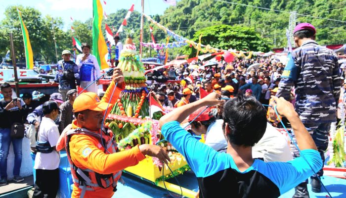 Tradisi Petik Laut di Pantai Sadeng Gunungkidul, Simbol Rasa Syukur Nelayan