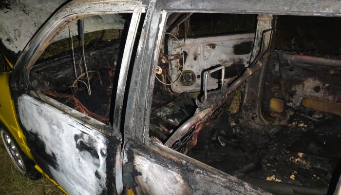 Diduga Akibat Korsleting Listrik, Daihatsu Ceria Terbakar