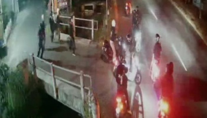 Tawuran Bersenjata Tajam di Jalan Raya Srandakan, Polisi Buru Pelaku