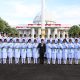 Pj Gubernur Agus Fatoni Resmi Kukuhkan 32 Anggota Paskibraka Papua Tahun 2025