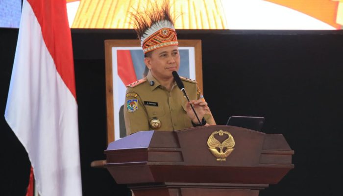 Di Hadapan 8.000 Mahasiswa Uncen, Pj Gubernur Agus Fatoni Ajak Tingkatkan Kualitas SDM Guna Pembangunan Papua
