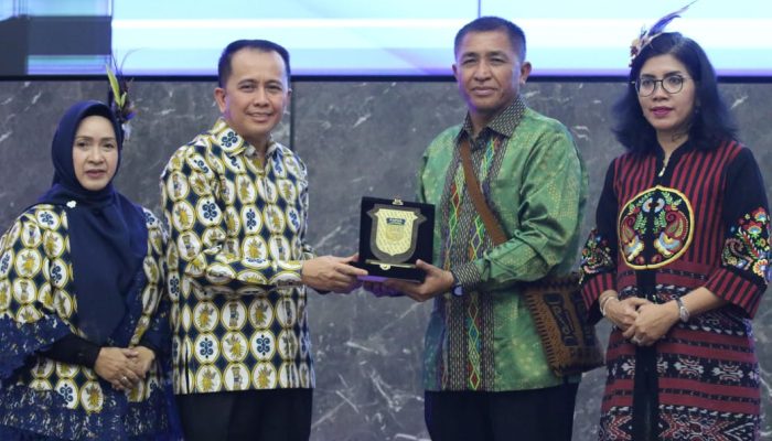 Pj Gubernur Agus Fatoni Hadiri Malam Pisah Sambut Kodaeral X Jayapura: Tujuan Kita Sama, Membangun Papua