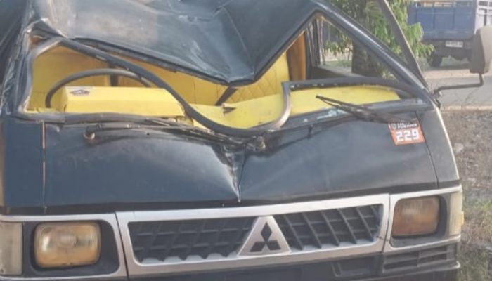 Mobil Pikap Hantam Tembok Depan SD di Bantul, Sopir Patah Tangan