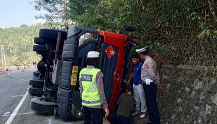 Kecelakaan Maut di Patuk Gunungkidul, Truk Tangki Gas Terbalik, Sopir Meninggal