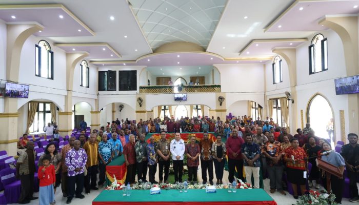 Pj Gubernur Agus Fatoni: Gereja Mitra Pemerintah dalam Membangun Papua yang Damai dan Sejahtera