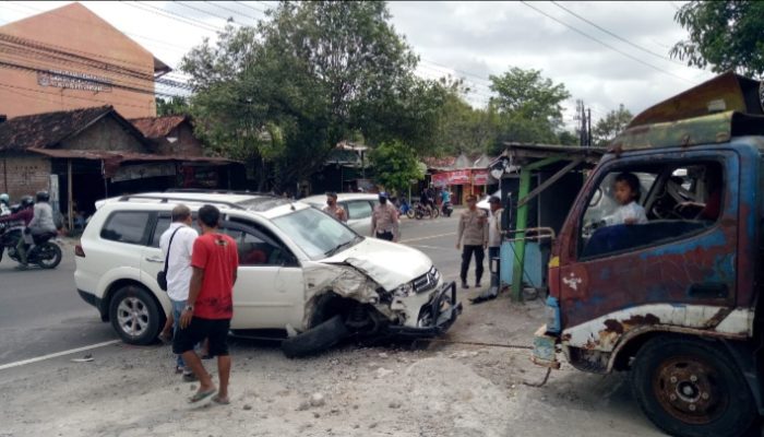 Kecelakaan Beruntun di Piyungan, Pajero Libatkan Pikap dan 2 Motor, Tiga Orang Luka-Luka